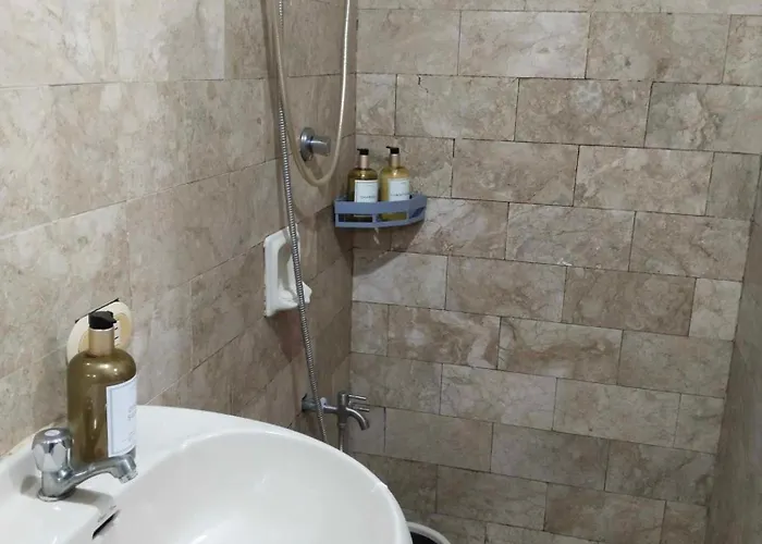 Appartement Big 1 Bedroom Beside De La Salle Taft Manille